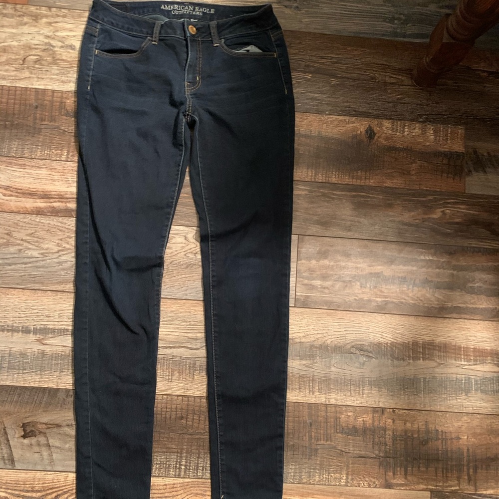 Dark wash American Eagle jeggings